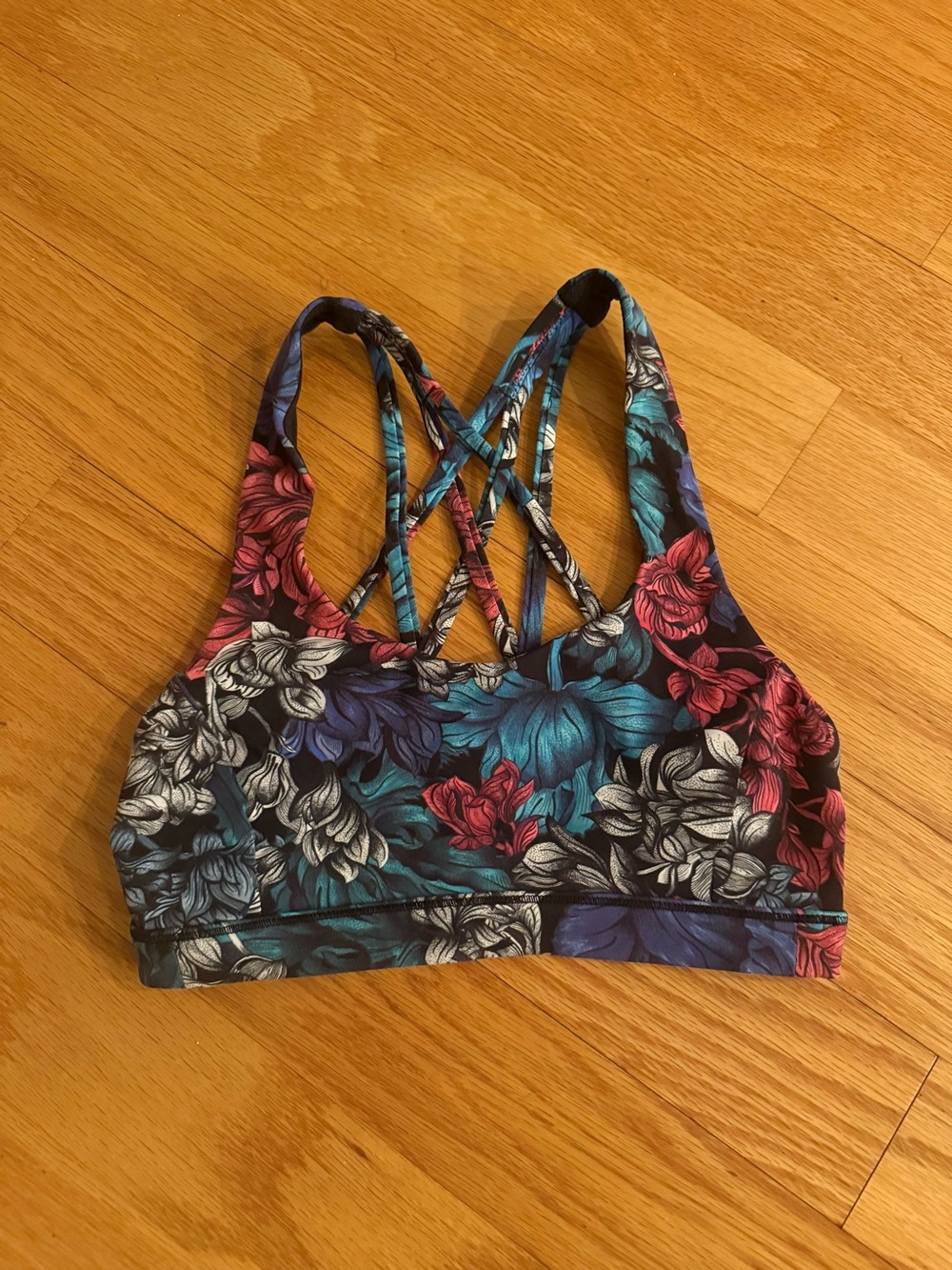 lululemon athletica Free to Be Wild sports bra (no pads)